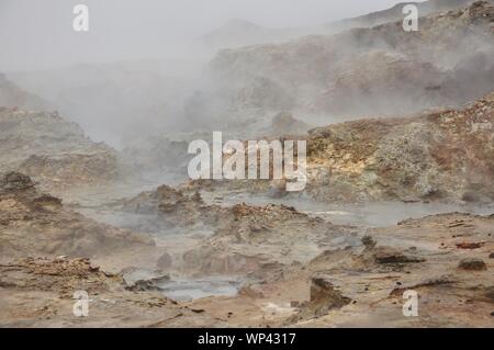 Geothermalfeld in der Nähe von Grindavik auf der Halbinsel Reykjanes. Stockfoto