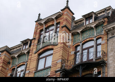 Jugendstil Fassaden in Brüssel, Belgien - Gemeinde Schaerbeek. Stockfoto