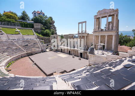 PLOVDIV, Bulgarien - 23. Juni 2019: Im Zentrum von Plovdiv ist der Host der Europäischen Kulturhauptstadt 2019; alte römische Theater in Plovdiv Stockfoto