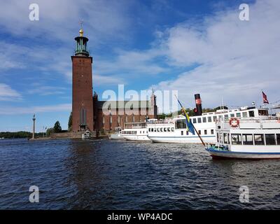 Blick auf einige historische Gebäude in Stockholm während des Sonnenuntergangs. Stockholm, Schweden, Europa, 31. August 2019 Stockfoto