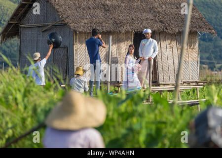 Paar die Hochzeit Bilder in Myanmar Stockfoto