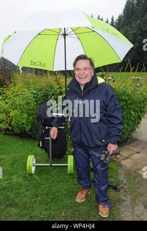 Tutzing, Deutschland. 07 Sep, 2019. Schauspieler Elmar Wepper nimmt Teil an den Golf Club Tutzing am Starnberger See an der Tabaluga Golf Cup zugunsten der Michael Roll Foundation, eine vertrauensvolle Basis für die tabaluga Stiftung. Credit: Ursula Düren/dpa/Alamy leben Nachrichten Stockfoto