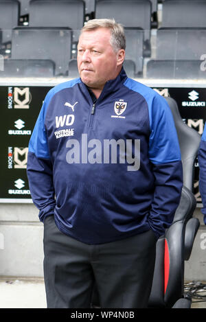 Milton Keynes, UK. 07 Sep, 2019. AFC Wimbledon Manager Wally Downes während der efl Sky Bet Liga 1 Übereinstimmung zwischen Milton Keynes Dons und AFC Wimbledon bei Stadion: mk, Milton Keynes, England am 7. September 2019. Foto von Ken Funken. Nur die redaktionelle Nutzung, eine Lizenz für die gewerbliche Nutzung erforderlich. Keine Verwendung in Wetten, Spiele oder einer einzelnen Verein/Liga/player Publikationen. Credit: UK Sport Pics Ltd/Alamy leben Nachrichten Stockfoto