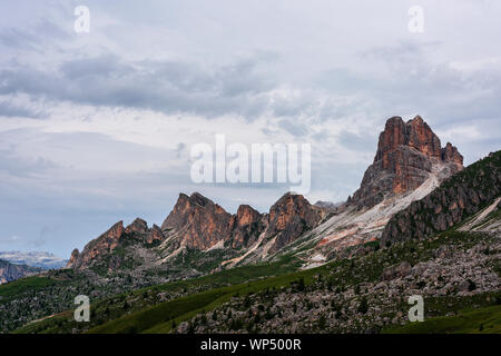 Panoramablick auf die Dolomiten, Giau Pass Stockfoto