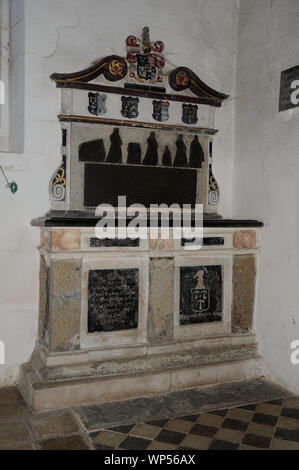 Pigott Monument, das sich in der Hl. Jungfrau Maria Kirche, untere Gravemhurst, Bedfordshire. St. Mary's ist durch die redundante Kirchen Fonds verwaltet. Stockfoto