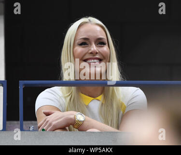 Flushing NY, USA. 06 Sep, 2019. Lindsey Vonn gesehen gerade Rafael Nadal Vs Matteo Berrettini im Halbfinale der Männer Finale am Arthur Ashe Stadium am USTA Billie Jean King National Tennis Center am 6. September 2019 in Flushing Queens Credit: MPI04/Medien Punch/Alamy leben Nachrichten Stockfoto