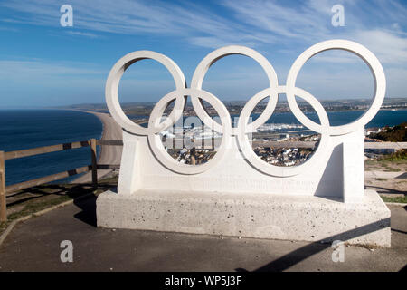 Olympischen Ringe auf Portland aus Portland Stein die Spiele 2012 zu feiern. Stockfoto