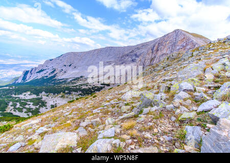 Blick über einige der höchsten Gipfel des Piringebirges, Bulgarien Stockfoto