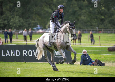 Stamford, UK, Samstag, 7. September 2019. Oliver Townend (GBR) Reiten Ballaghmor Klasse während der Land Rover Burghley Horse Trials, Cross Country Phase. © Julie Priestley/Alamy leben Nachrichten Stockfoto