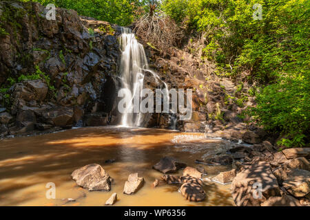 West Branch Split Rock River Falls. Ein malerischer Wasserfall Landschaft. Stockfoto