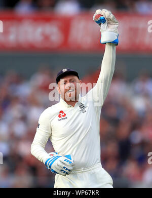 England's Jonny Bairstow feiert, fang Australiens Matthew Wade (nicht abgebildet) am Tag 4 der Vierten Asche Test im Emirates Old Trafford, Manchester. Stockfoto