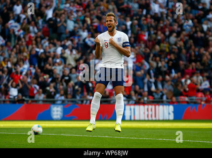 London, Großbritannien. 07 Sep, 2019. LONDON, ENGLAND. SEPTEMBER 07: Harry Kane von England feiert seinen 2. Ziel während der UEFA Euro Qualifier 2020 zwischen England und Bulgarien im Wembley Stadion in London, England am 07 September, 2019 Credit: Aktion Foto Sport/Alamy leben Nachrichten Stockfoto