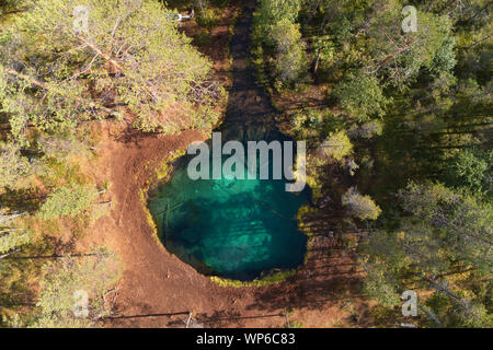 Blick auf den Frosch spring, Grodkallan in Schwedisch, mit frisches Wasser, in der Nähe von Arvidsjaur liegt in der schwedischen Provinz Lappland. Stockfoto