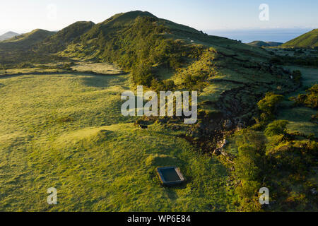 Luftbild von typischen Landschaft Landschaft des Planalto da Achada Hochebene im Zentrum der Insel Ilha do Pico, Azoren, Portugal Stockfoto