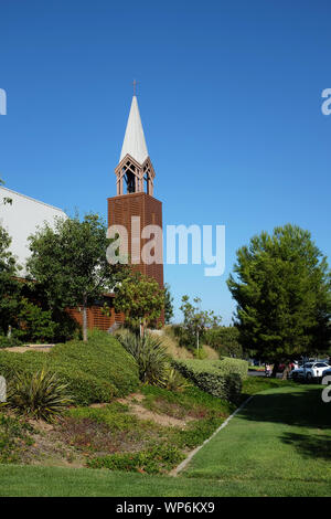 IRVINE, Kalifornien - September 7, 2019: Kapelle Glockenturm Seemänner, die Kirche, eine nicht-konfessionelle, Christliche Kirche im Zentrum von Orange County. Stockfoto