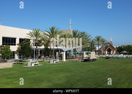 IRVINE, Kalifornien - September 7, 2019: Seemänner Kirche Gottesdienst Zentrum und Kapelle im Rasen, eine nicht-konfessionelle, christliche Kirche. Stockfoto