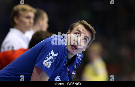 Magdeburg, Deutschland. 07 Sep, 2019. Handball: Bundesliga, SC Magdeburg - THW Kiel, 4. Spieltag. Der Coach Filip Jicha aus Kiel liegt am Rande des Feldes. Credit: Ronny Hartmann/dpa-Zentralbild/dpa/Alamy leben Nachrichten Stockfoto