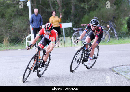 NIJVERDAL - 06-09-2019, Radfahren, Boels Damen Tour, Etappe 3, Amalie Dideriksen und Katarzyna Niewiadoma in der Verfolgung Stockfoto