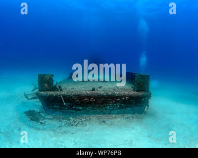 Das Wrack des P31 Patrouillenbootes in Comino, Malta Stockfoto