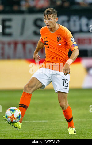 Hamburg, Deutschland. 06 Sep, 2019. HAMBURG, 06-09-2019, Volkspark Stadion, Niederlande player Marten de Roon während des Spiels Deutschland - Niederlande 2-4. Credit: Pro Schüsse/Alamy leben Nachrichten Stockfoto