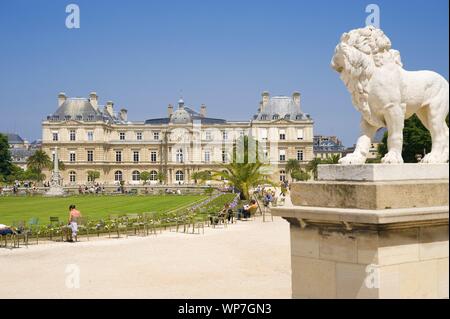 Der Jardin du Luxembourg ist ein königlicher früher, heute staatlichen Schlosspark im Pariser Quartier Latin mit einer Fläche von 26 Hektar. Die Anlag Stockfoto