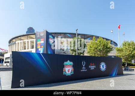 Drücken Sie Schießen für Chelsea und Liverpool Football Clubs, UEFA Super Cup Final 2019 Kandidaten, die vor Der björk Vodafone Park Stadion. Stockfoto