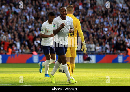 London, Großbritannien. 07 Sep, 2019. Raheem Sterling von England feiert nach 3. Ziel seines Teams zählen. UEFA Euro 2020 Qualifikation, Gruppe A Match, England v Bulgarien im Wembley Stadion in London am Samstag, den 7. September 2019. Bitte beachten Sie die Bilder sind nur für den redaktionellen Gebrauch bestimmt. EDITORIAL NUR VERWENDEN. pic von Steffan Bowen/Andrew Orchard sport Fotografie/Alamy Live news Credit: Andrew Orchard sport Fotografie/Alamy leben Nachrichten Stockfoto