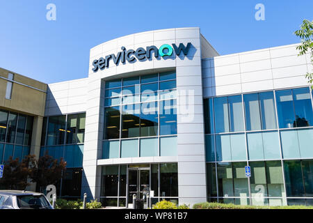 September 6, 2019 Santa Clara/CA/USA - ServiceNow Bürogebäude in Silicon Valley; ServiceNow, Inc. ist ein amerikanisches Unternehmen Cloud Computing Stockfoto