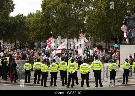 London, Großbritannien. 7. September. Pro-Brexit Demonstranten in einem zugewiesenen Bereich der Parliament Square. Credit: Joe Kuis/Alamy Nachrichten Stockfoto