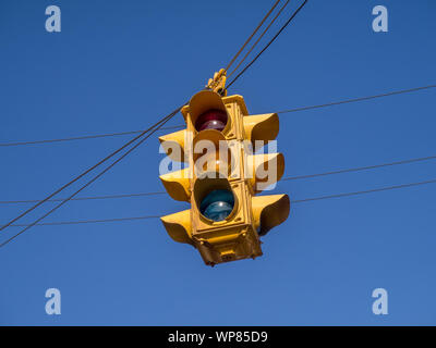 Retro Ampeln an Kreuzungen. Stockfoto