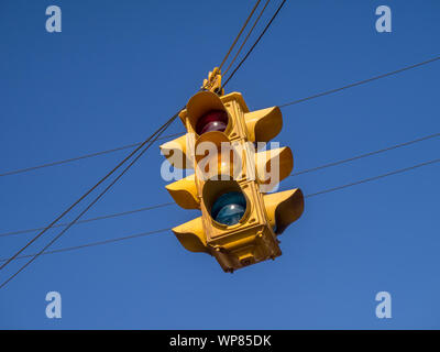 Retro Ampeln an Kreuzungen. Stockfoto