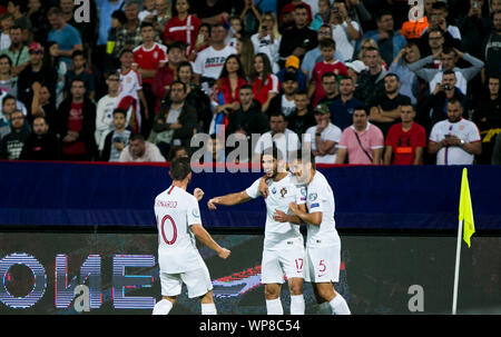 7. September 2019; Stadion Rajko Mitic, Belgrad, Serbien; EM-Qualifikationsspiel 2020 gegen Portugal, Serbien; Goncalo Guedes von Portugal feiert nach seinem Ziel zählen für 0-2 in der 58. Minute mit seinem Teamkollegen - redaktionelle Verwendung. Stockfoto