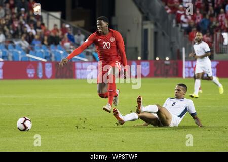 Toronto, Ontario, Kanada. 7. Sep 2019. Jonathan David (20) und Alejandro Portal (8) in Aktion während der Kanada vs Kuba-Nations League qualifier Spiel Quelle: Engel Marchini/ZUMA Draht/Alamy leben Nachrichten Stockfoto