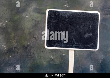 Schiefertafel mit Holz- leeren Rahmen Stockfoto