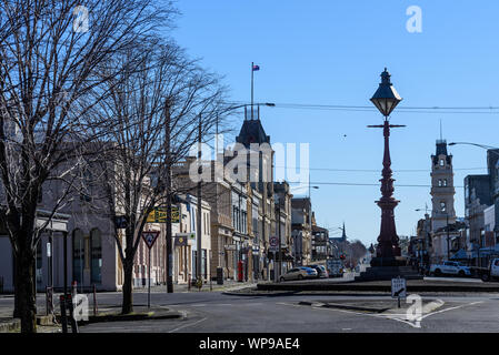 Lydiard Street Ballarat an einem Wintermorgen mit Craig's Hotel in der Ferne Stockfoto