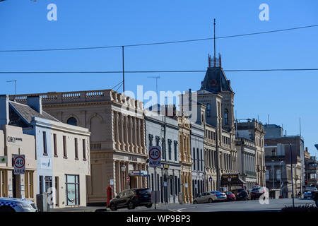 Lydiard Street Ballarat an einem Wintermorgen mit Craig's Hotel in der Ferne Stockfoto