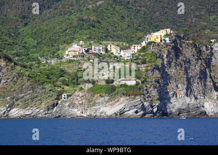 Aus dem Meer der Cinque Terre: Corniglia Stockfoto