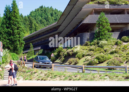 Verlassene hotel in der Nähe von "Vista do Rei' Viewpoint - Sete Cidades, Azoren Stockfoto