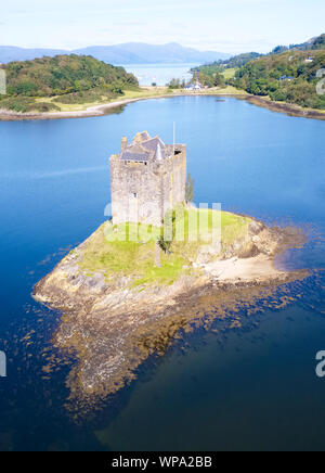 Castle Stalker an Port Appin in Argyll und Bute Highlands Schottland Antenne birds Blick von oben Stockfoto