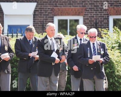 Queenborough, Kent, UK. 8. September, 2019. Jährliche Parade zu danken und denken Sie an die vielen, die ihr Leben auf der Minensuchboote in Queenborough während WW2 gab den seaways offen zu halten. Durch die Queenborough & Bezirk Naval Ensign Association im Namen der Royal Naval Patrol Service gehostet. Wildfire III war der Royal Navy Land Base und Minesweeper Depot in Queenborough. Credit: James Bell/Alamy leben Nachrichten Stockfoto