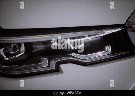Nahaufnahme von einigen LED Autoscheinwerfer. Stockfoto