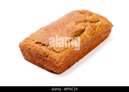 Banane Brot frisch aus dem Ofen. Ungeschnittenes Brot, auf weißem Hintergrund, Stockfoto