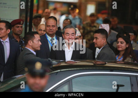 Kathmandu, Nepal. 08 Spet, 2019. Der chinesische Außenminister Wang Yi hat in Nepal eingetroffen. Wang kam in Nepal dieser Sonntag Abend für einen dreitägigen offiziellen Besuch auf Einladung von Außenminister Pradeep Gyawali. Sarita Khadka/Alamy leben Nachrichten Stockfoto