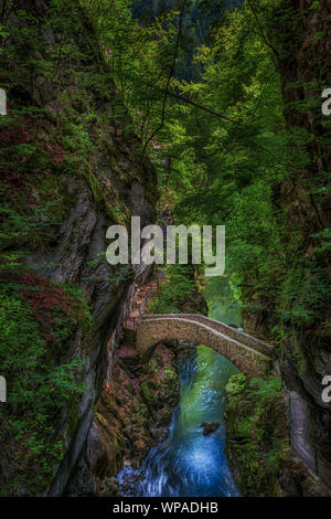 Die alte steinerne Brücke in der Nähe von Saut de Brot, Menzingen, Neuchâtel, Schweiz Stockfoto