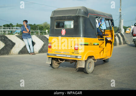 Ein Tuk-tuk/autorickshaw in den Straßen von Chennai, Indien Stockfoto