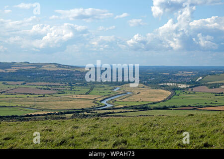 Blick auf den Fluss Ouse suchen in Richtung der Stadt Lewes aus dem South Downs Way im Sommer East Sussex, England Großbritannien Großbritannien KATHY DEWITT Stockfoto