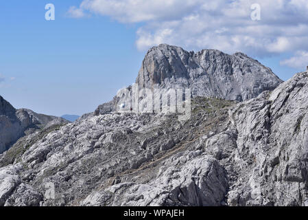 Das refugio (Berghütte/Zuflucht) Cabana Veronica in den Picos de Europa, Nordspanien. Stockfoto