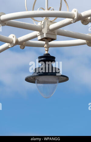 Hotel im viktorianischen Stil, außen Leuchte am Pier in Southport, Merseyside, UK Stockfoto