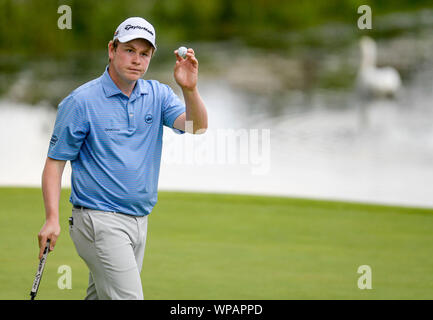 Winsen, Deutschland. 8. September 2019. Golf: European Tour - Europäische PGA Meisterschaft, singles, Männer, 4. Runde. Robert Macintyre aus Schottland verlässt den Platz. Foto: Axel Heimken/dpa Quelle: dpa Picture alliance/Alamy leben Nachrichten Stockfoto