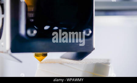 Dreidimensionale Druckmaschine druckt Physikalische 3D-Modell Stockfoto
